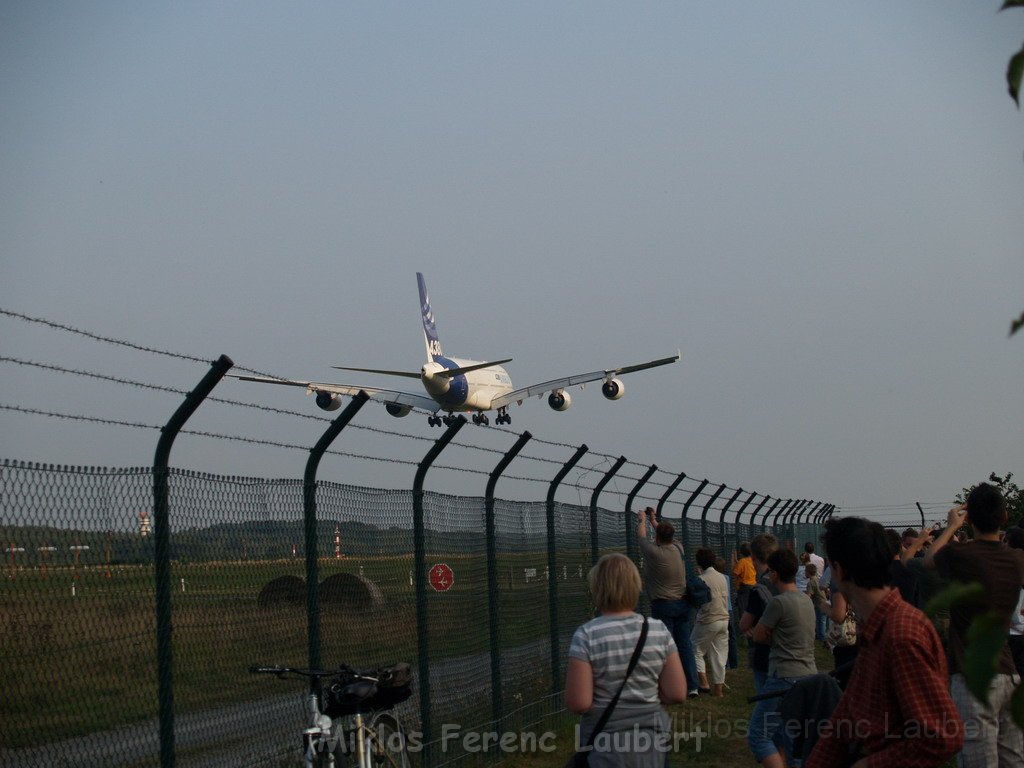 Warten auf den Airbus 380 Koeln Bonn P302.JPG